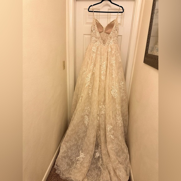 Princess Style Ball Gown Ivory Silver Champagne Maddie Enzoani Wedding Dress - Picture 2 of 4